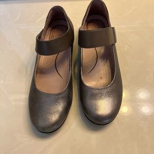 Dansko Mary Jane shoes. Taupe metallic with adjustable Velcro strap size 8.5-9